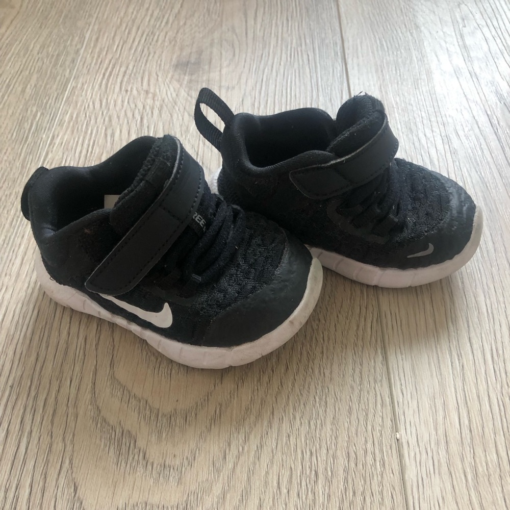 Nike Free RN 2021 Baby Sneakers color Black Toddler size 4 - Picture 3 of 11